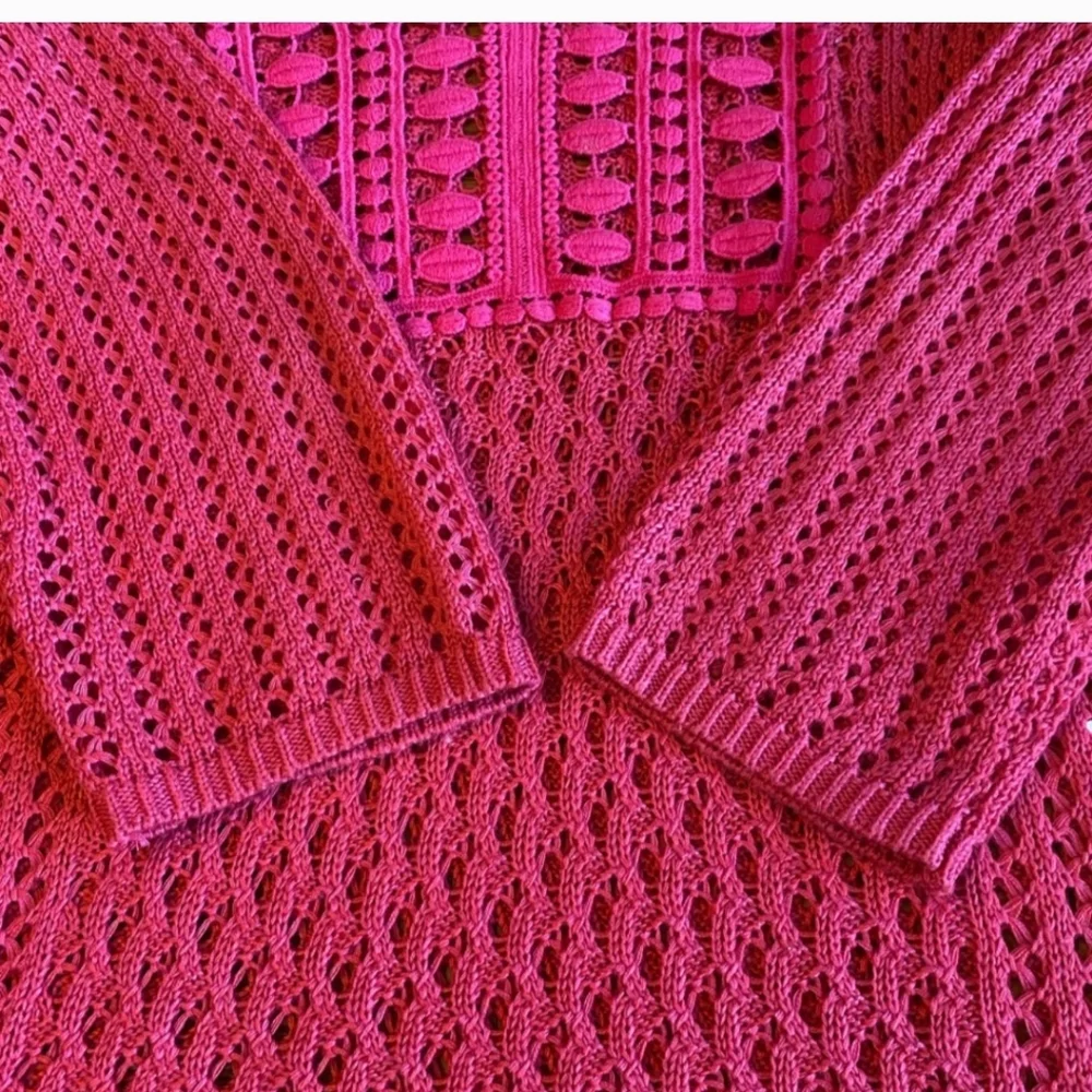 Chico's Crochet Open Knit Pink Sweater Size M - Picture 4 of 7